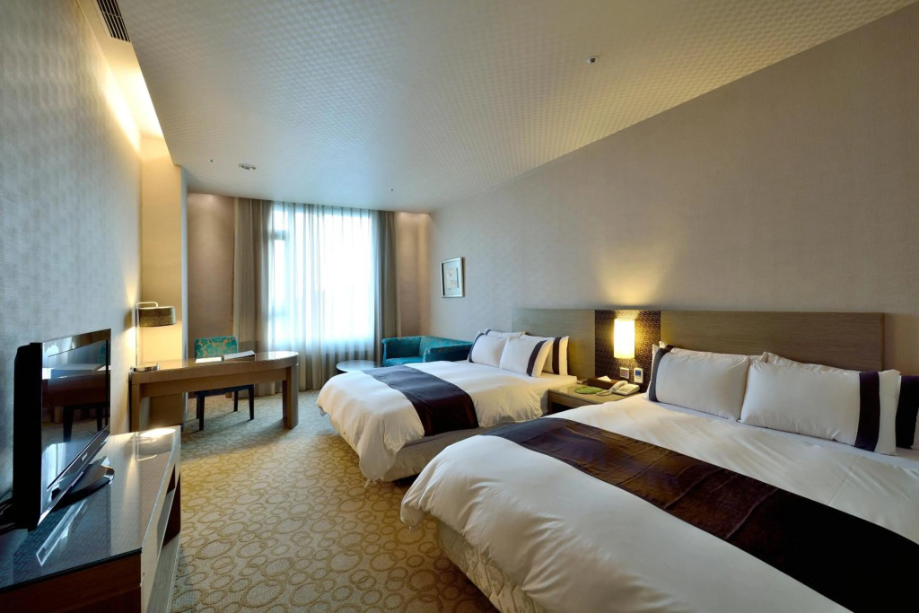 Shinkansen Grand Hotel — 2