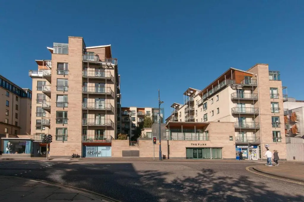 379 Luxury 3 Bedroom City Centre Apartment With Private Parking and Lovely Views Over Arthur s Seat