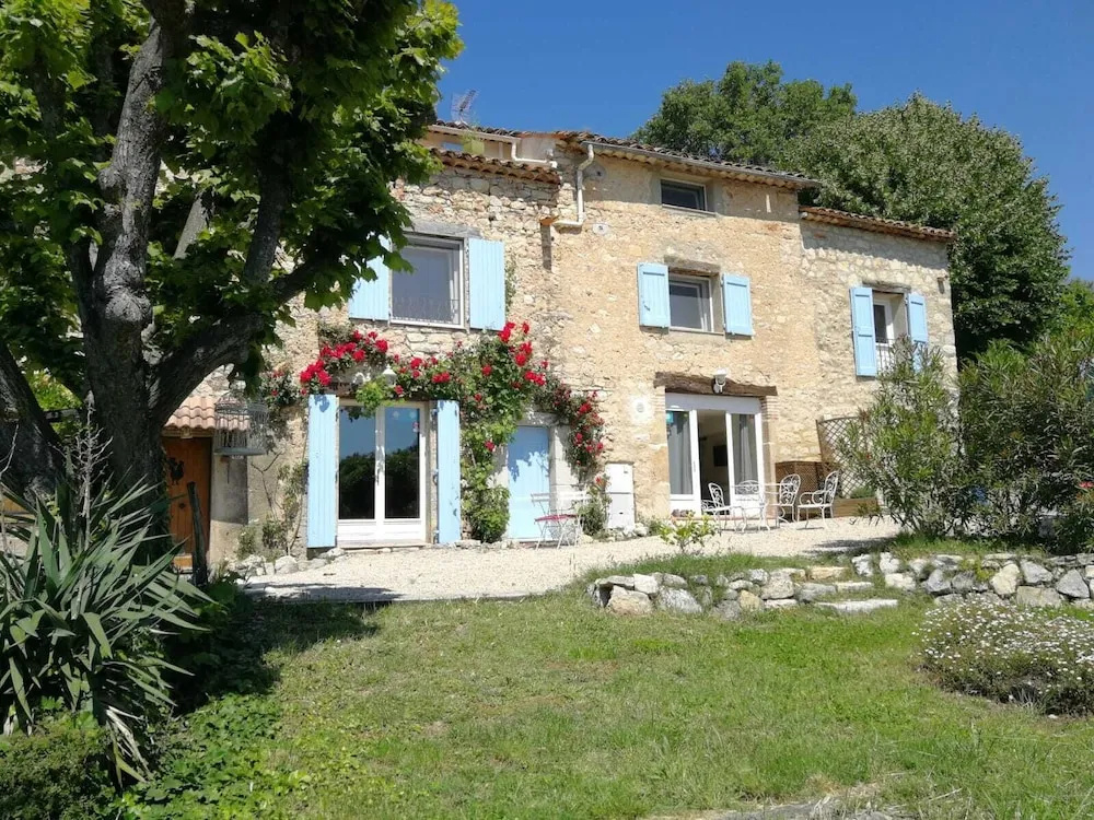 Bastide Provencale Les Muriers D'engaspaty