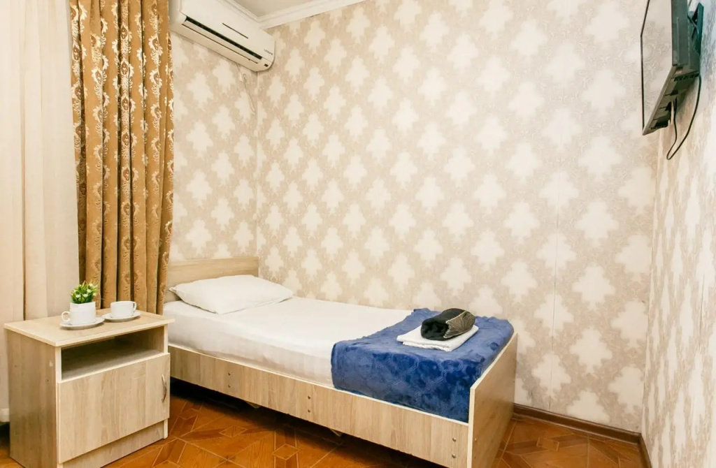 Economy Triple room