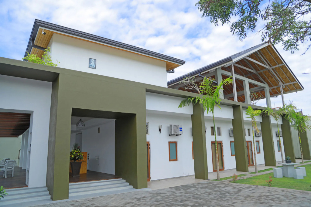 Hotel Cloud Nine