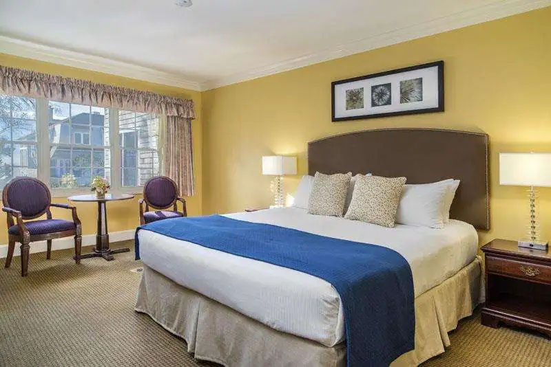 Water's Edge Resort & Spa - Chambres