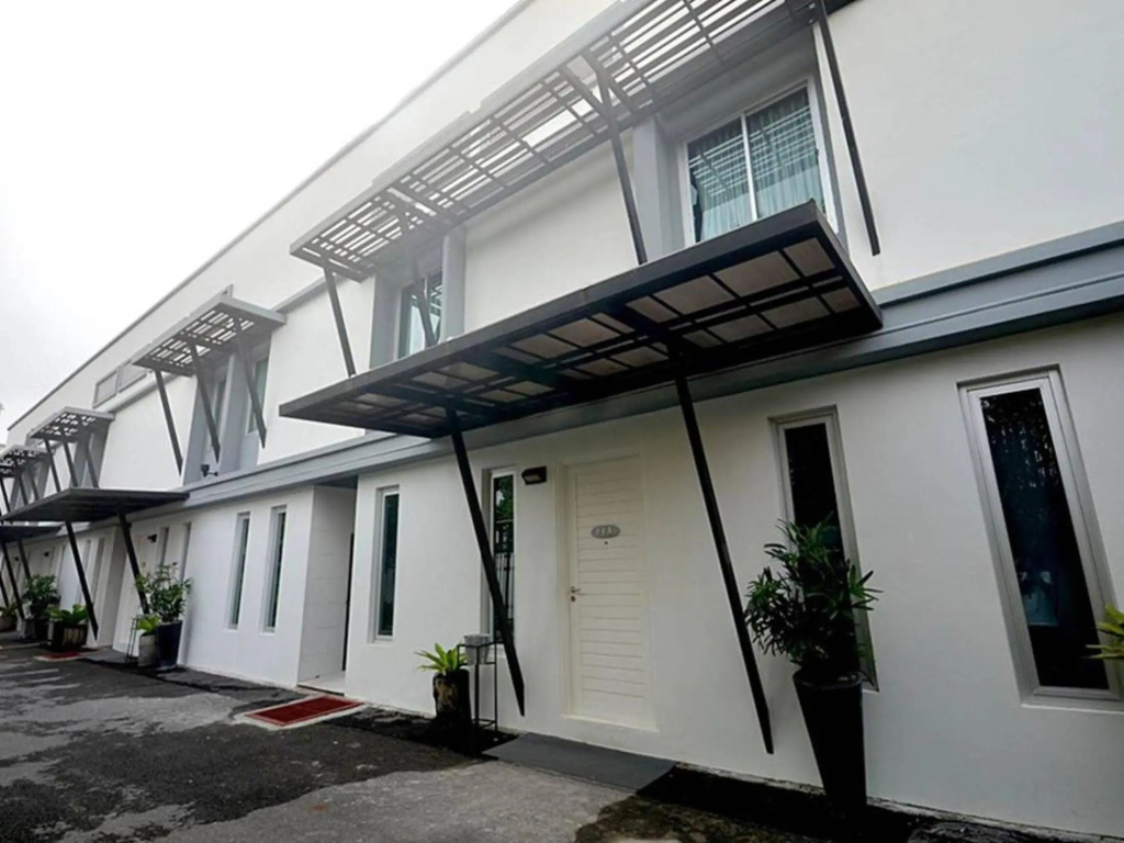Paragon Inn