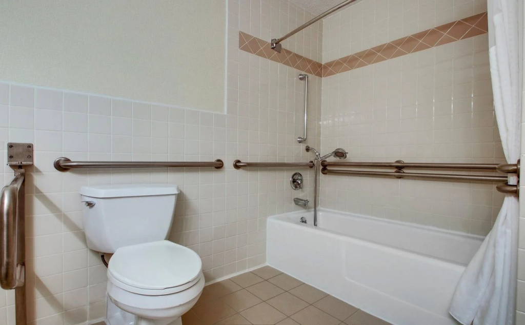 Holiday Inn Westbury - Long Island by IHG - Général