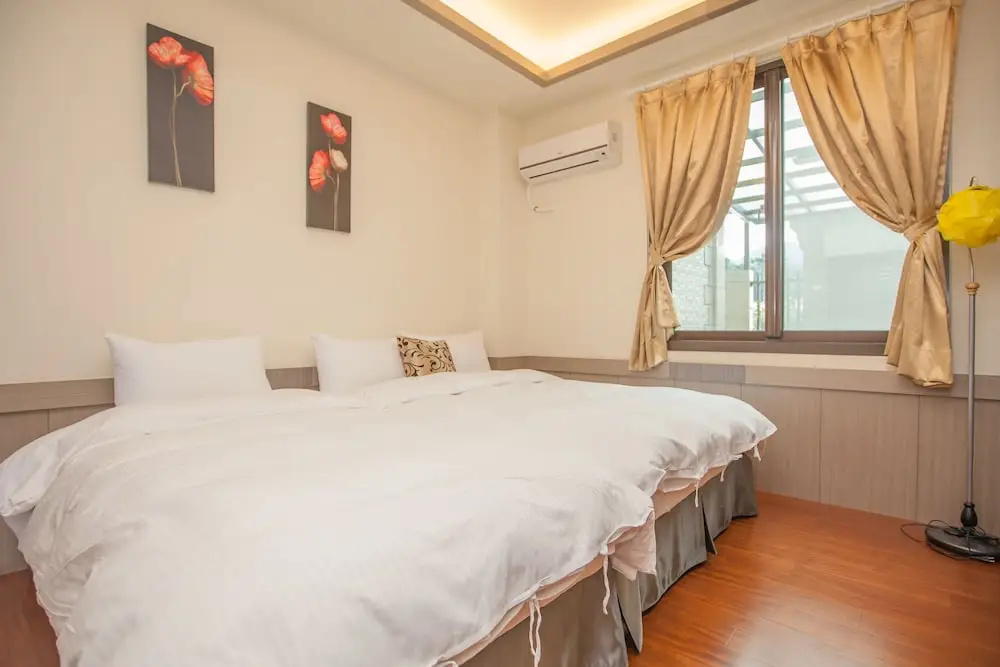 Standard Triple room with balcony