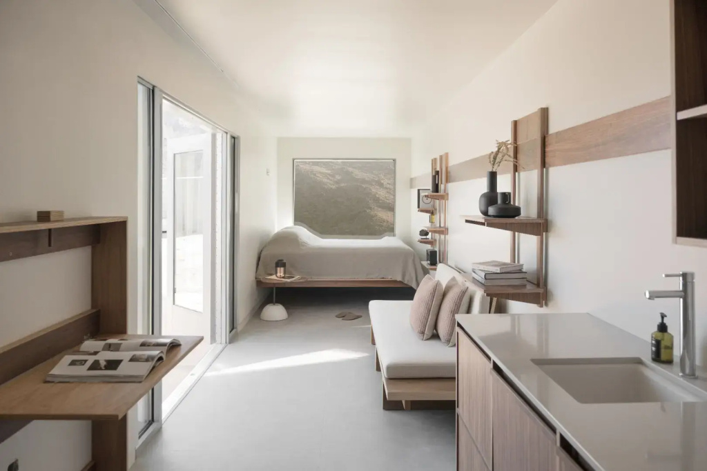 Standard Double room with mountain view (full double bed)