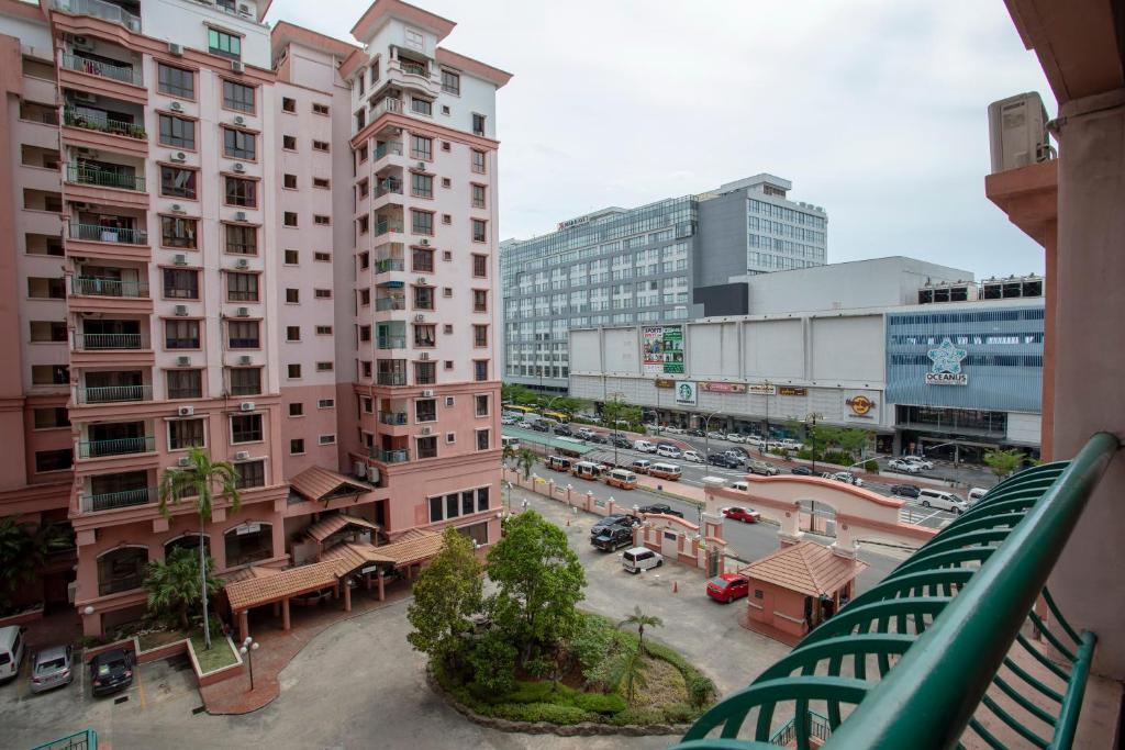 Marina Vacation Condos @ Marina Court Resort Condominium