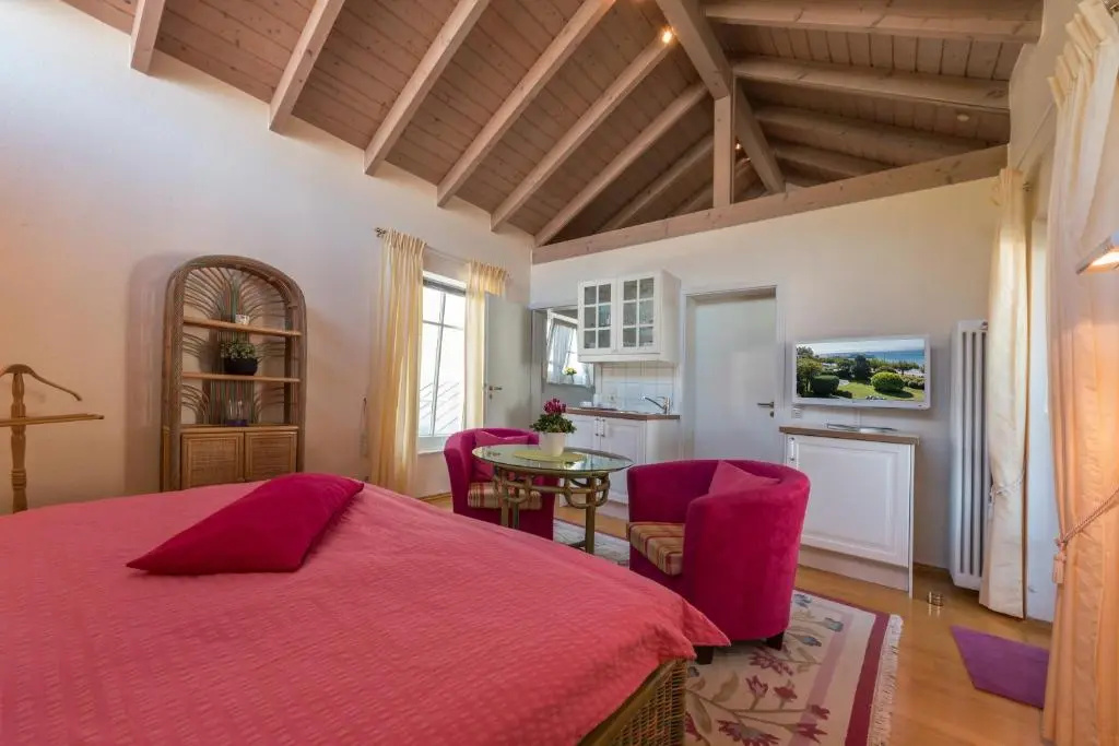 Suite with balcony