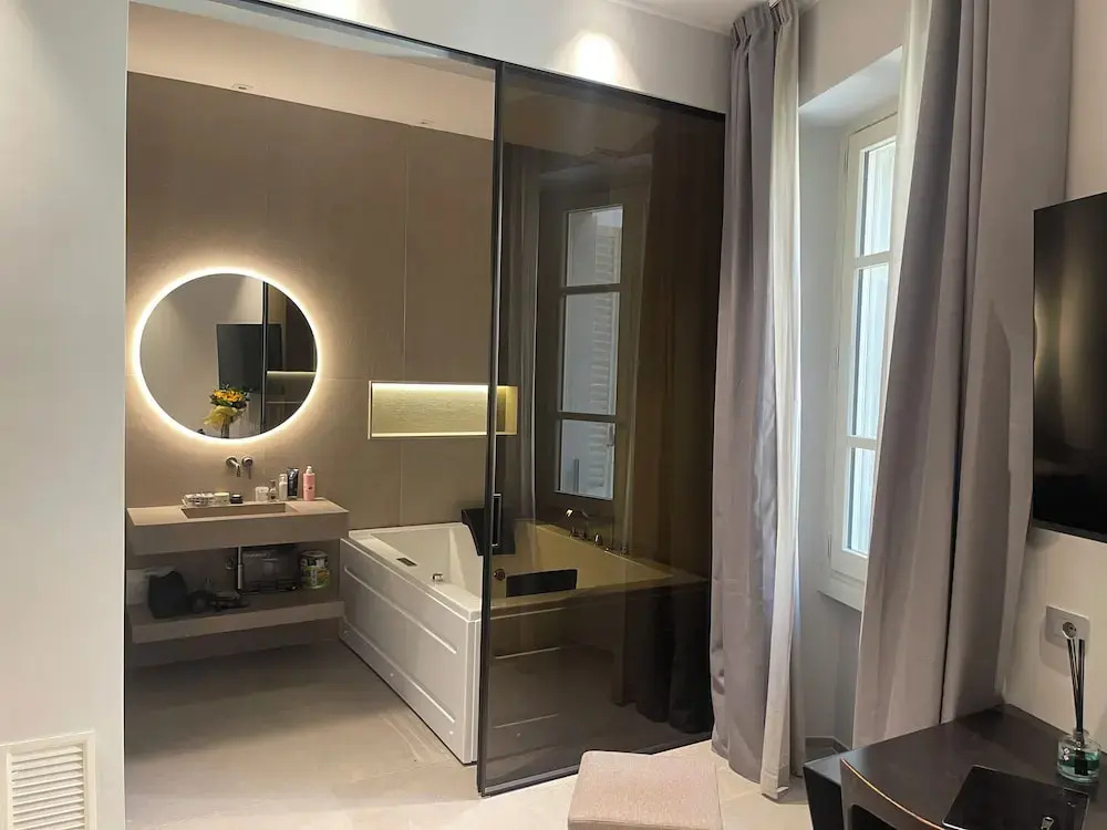 Leopoldo Suites