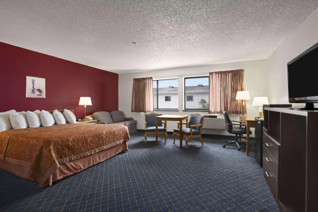 Standard Double room (full double bed)