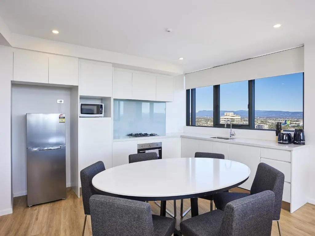 3 Bedrooms Apartment