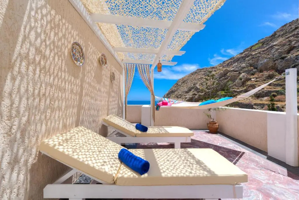 1 Bedroom Apartment with sea view