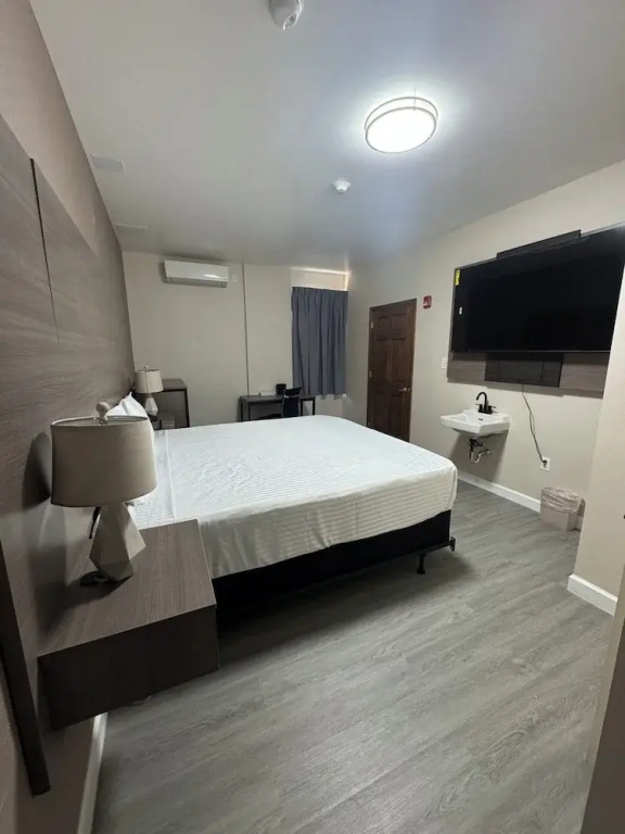 Dream Hotel Bronx — фото