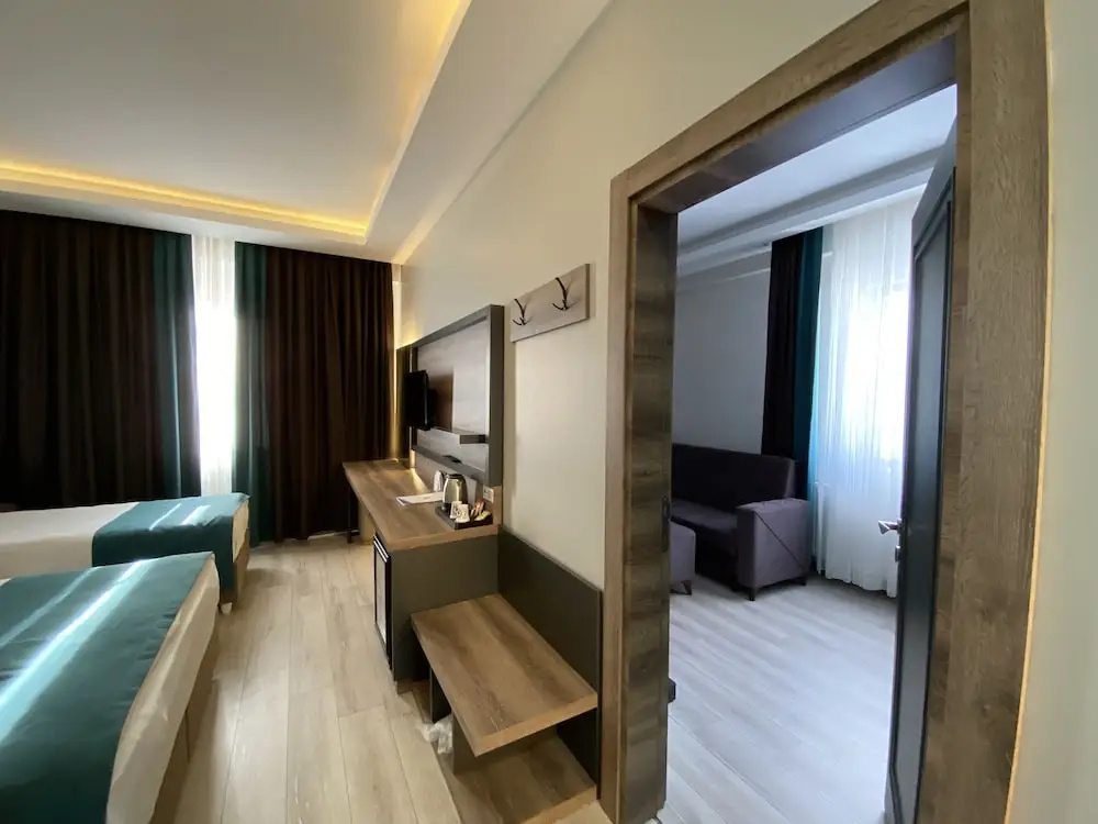 Lobby & Reception