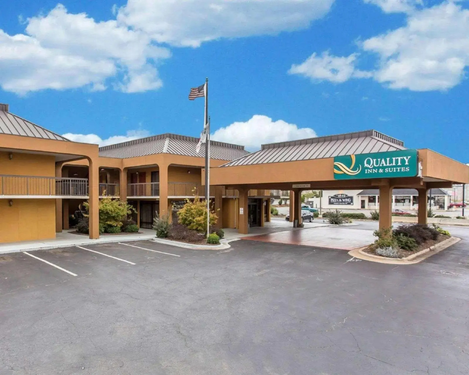 Clarion Pointe Statesville
