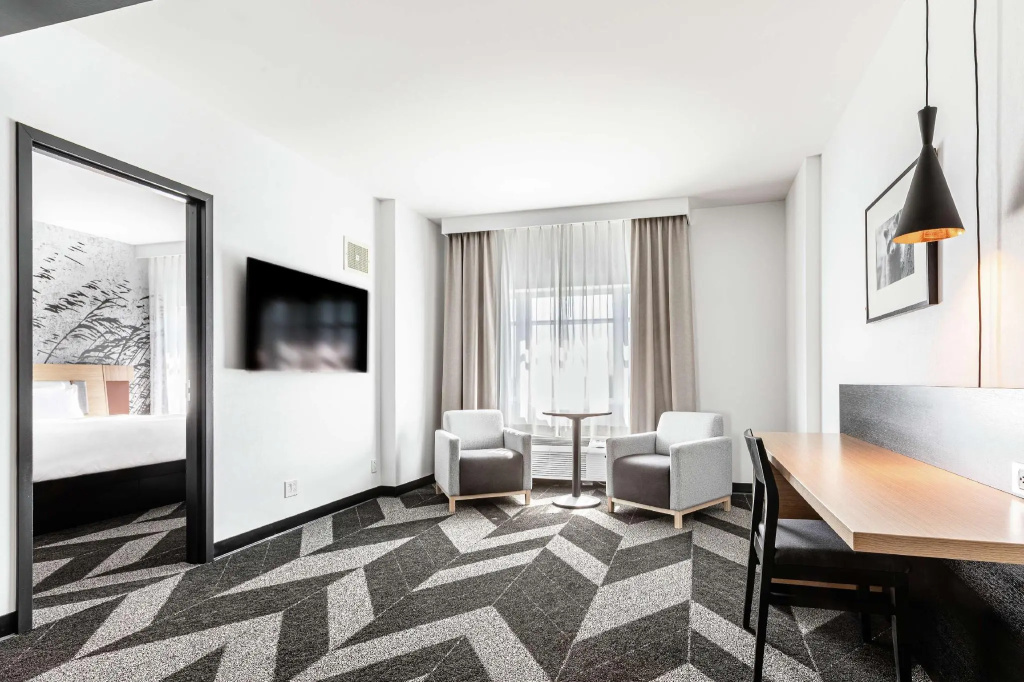 1 Bedroom Double Suite (full double bed)