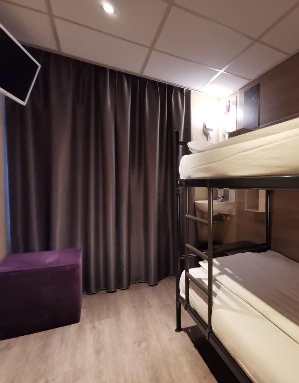 Double room (twin beds)