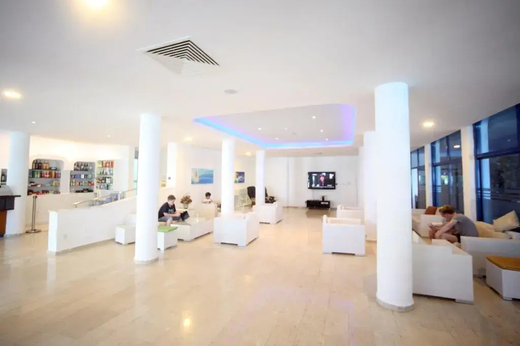 Anonymous Beach Hotel - Adults Only
