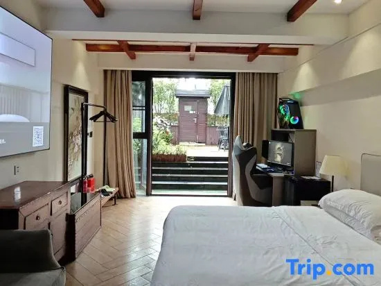 Standard Single room with courtyard view