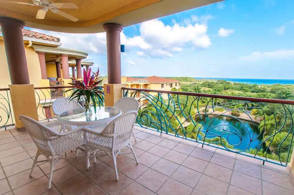 Clarion Suites Roatan at Pineapple Villas - Chambres