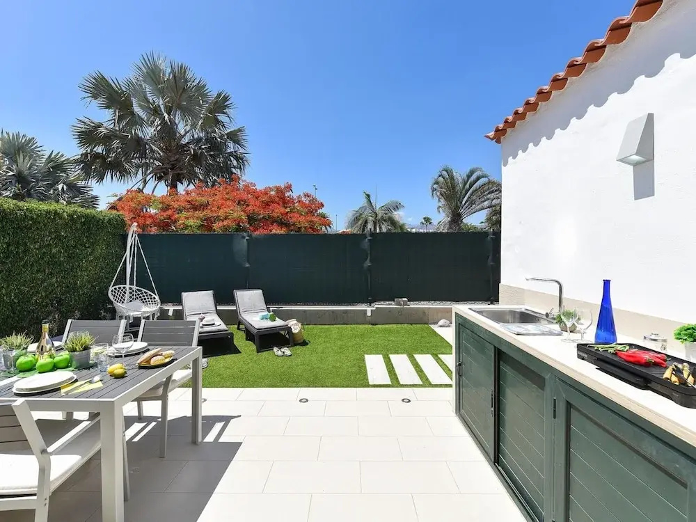 Central Bungalow With Communal Pool in Maspalomas