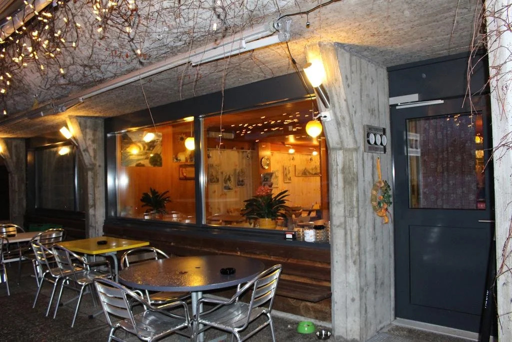 Food & Beverage