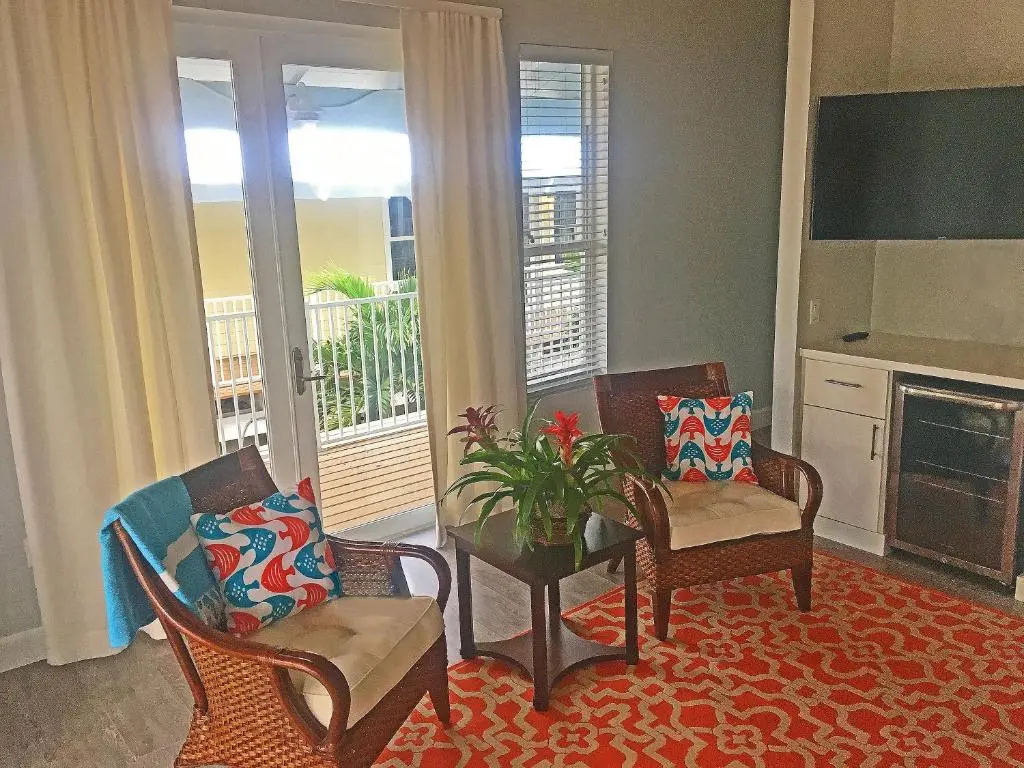 Deluxe Double Suite (full double bed)
