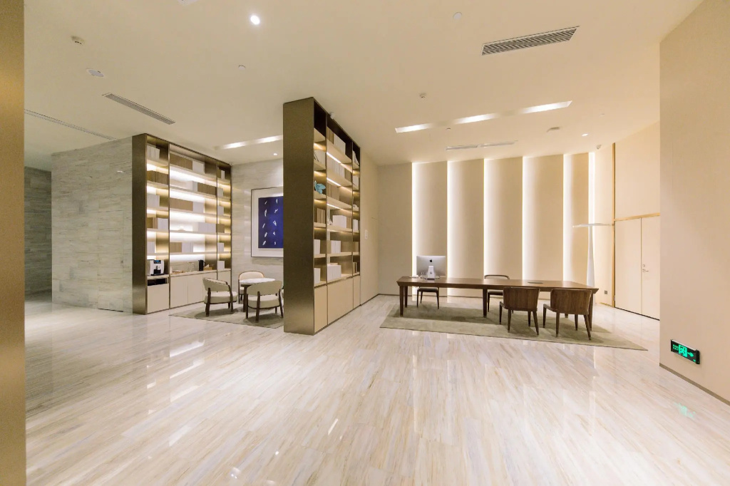 Lobby & Reception
