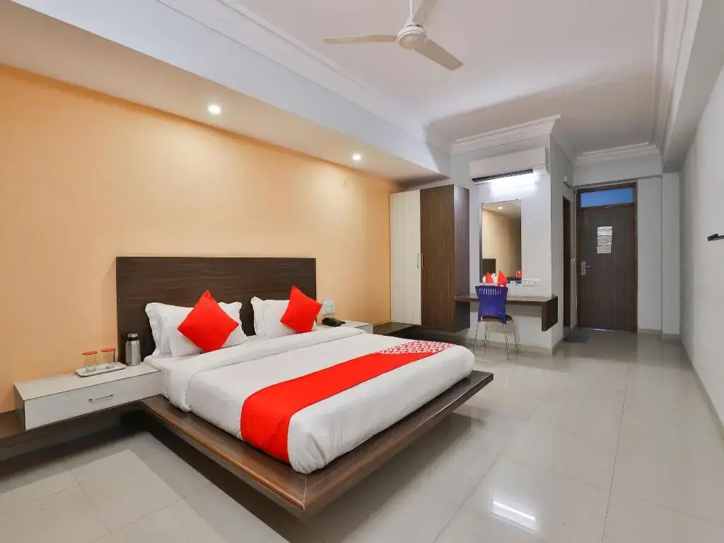Infocity Club And Resort By OYO Rooms - Général