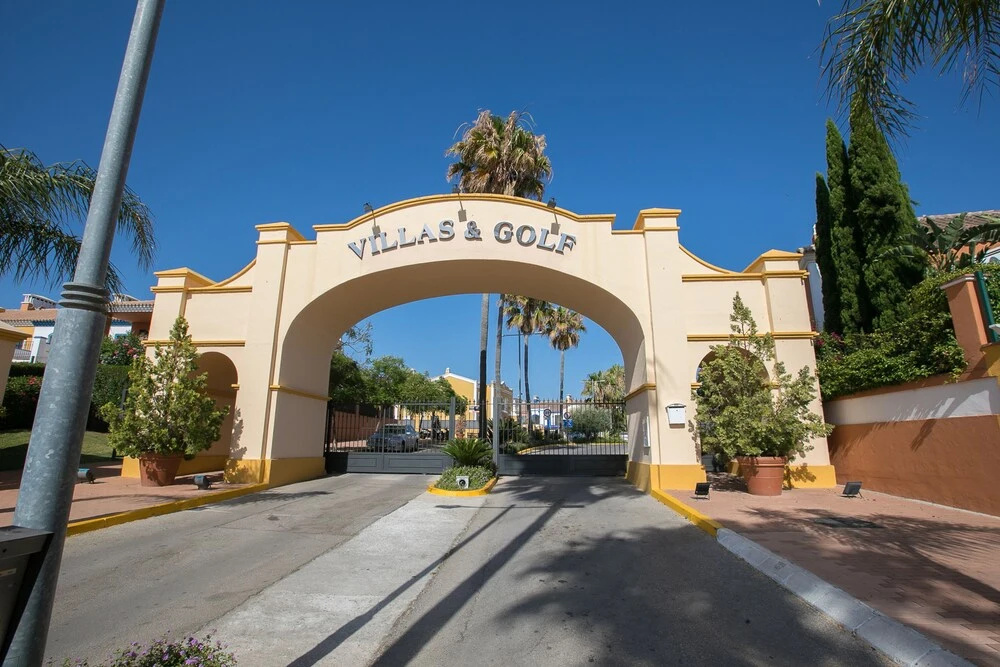 OleHolidays Adosado Villas y Golf Guadalmina urbanización privada