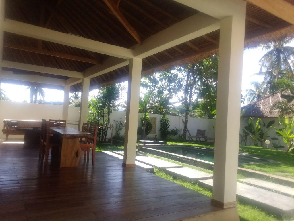 Tiki Lodge Selong Belanak