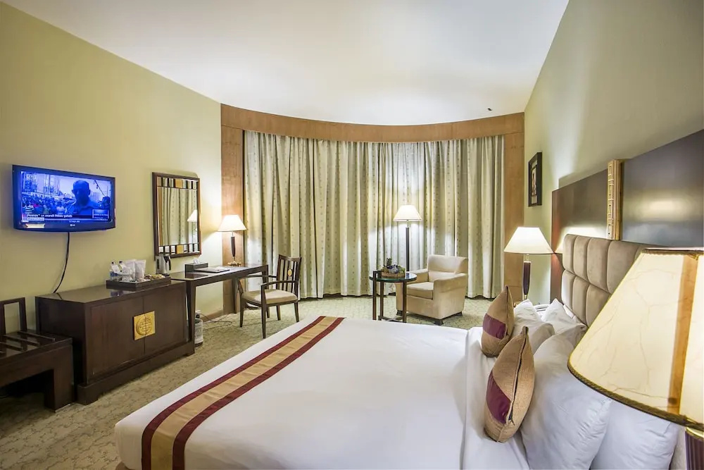 Executive Double Suite with city view (full double bed)