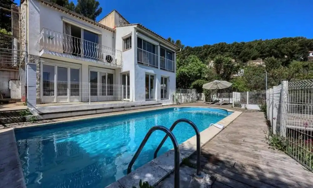Afficher la photo 8 — Villa in Toulon With Pool and Mont Faron Views