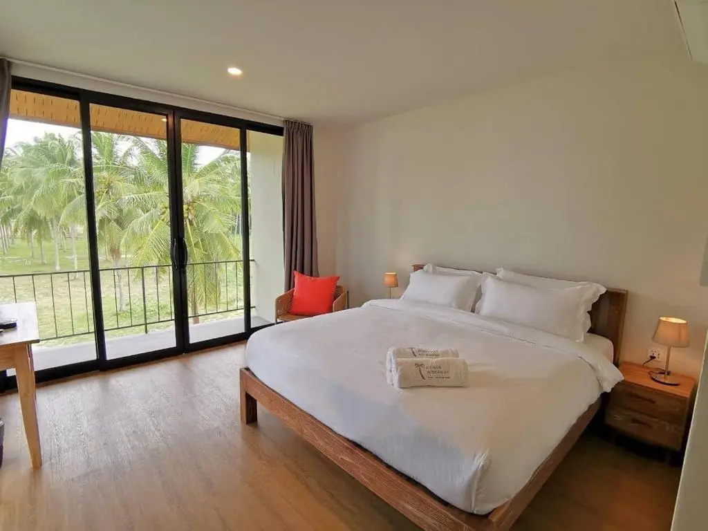 Deluxe Double room with sea view (full double bed)