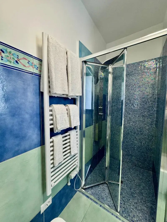 Deluxe Double room with balcony (full double bed)