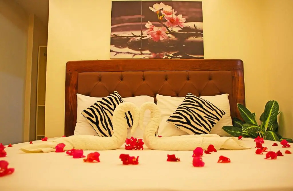Deluxe Double room (full double bed)