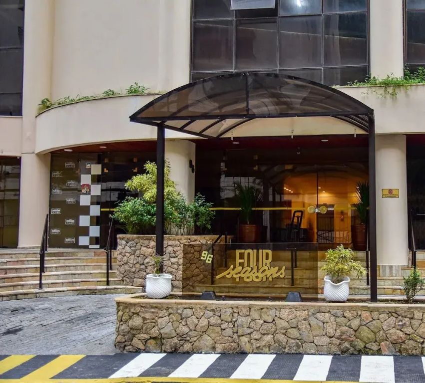 Apartamento a 70m da Praia de Pitangueiras SP