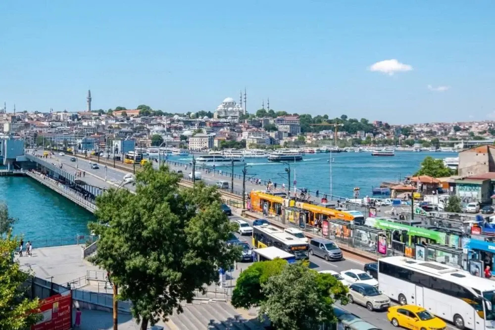 Flat With Karakoy View Near Ferry Station