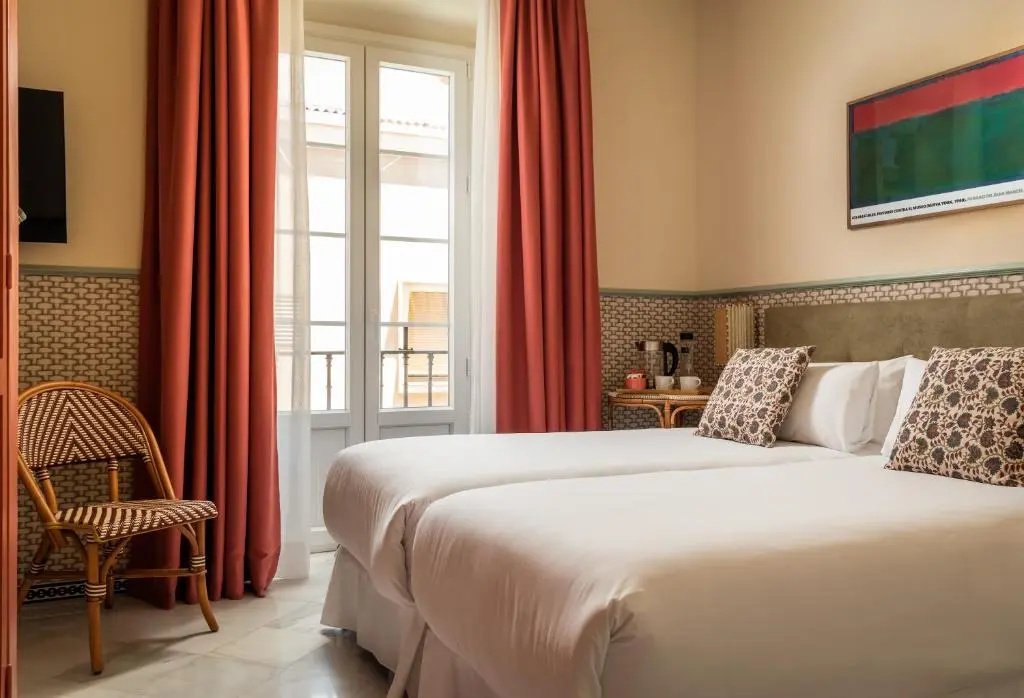 Standard Triple room