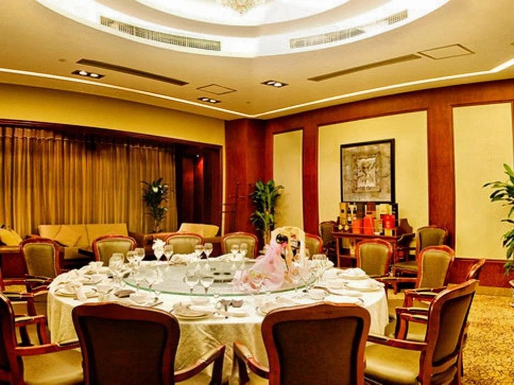 Food & Beverage