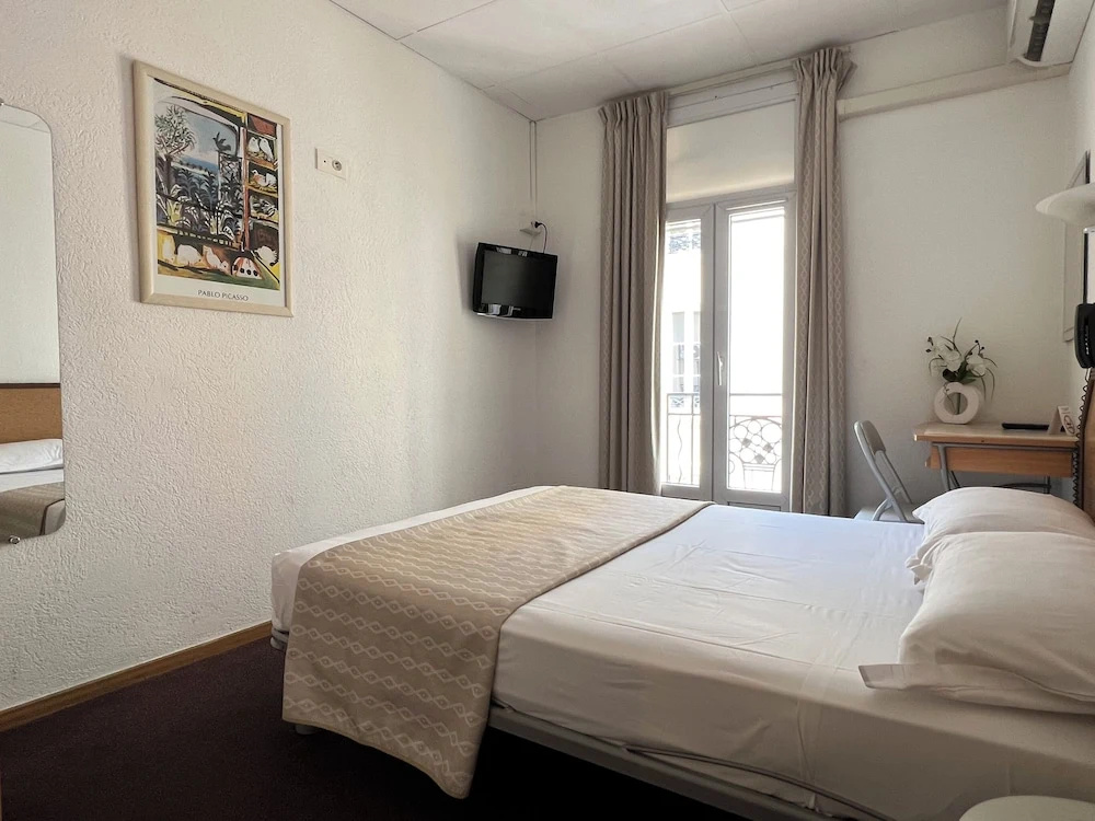 Economy Double room (full double bed)