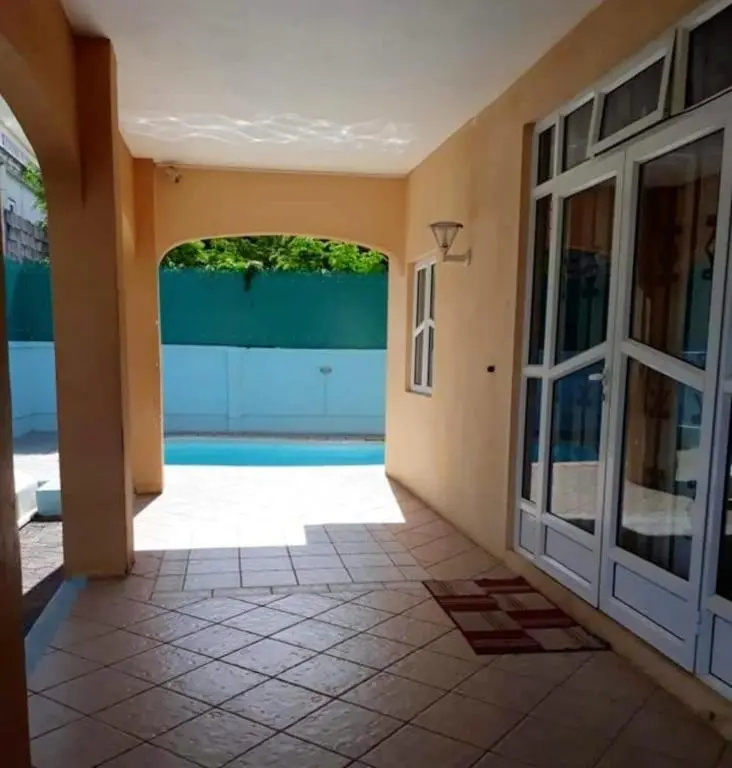 3 bedrooms villa with private pool enclosed garden and wifi at Pereybere