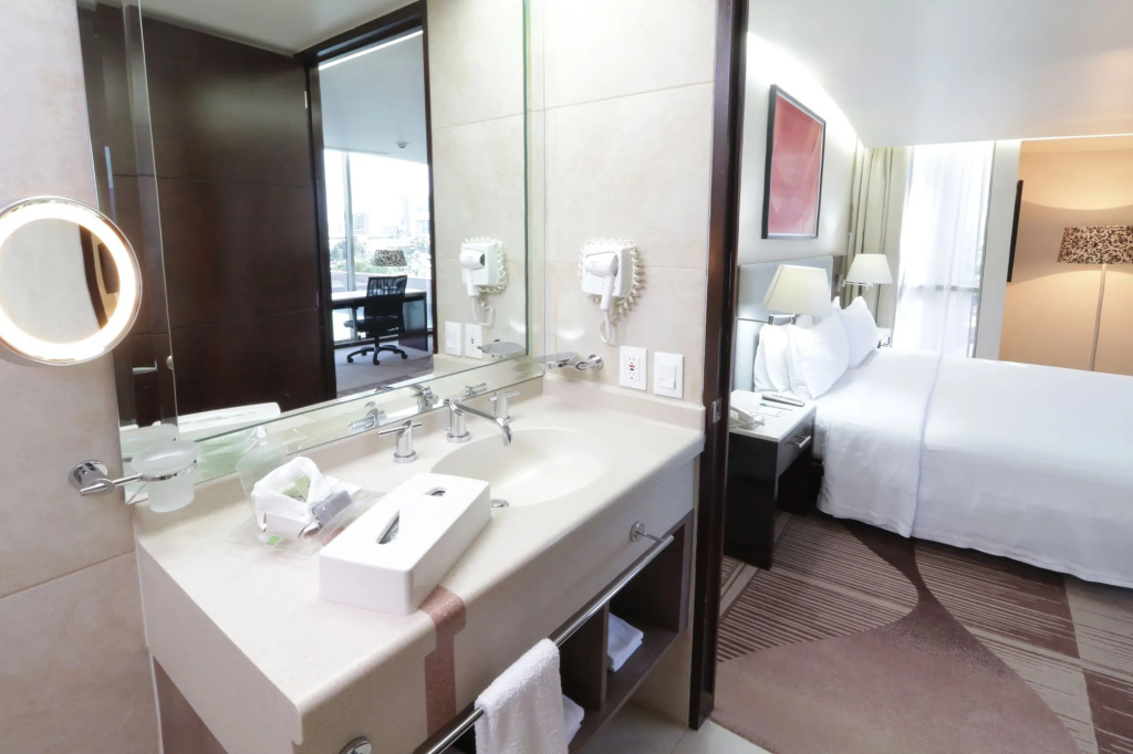 Holiday Inn Hotel & Suites Medica Sur by IHG - Général