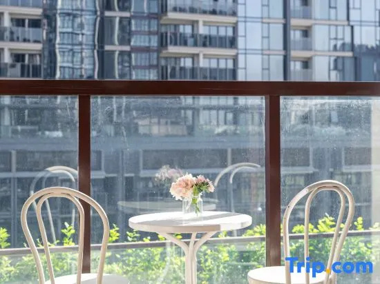 The Galleria Luxury Suite | 3-Min to D1 & Ba Son View