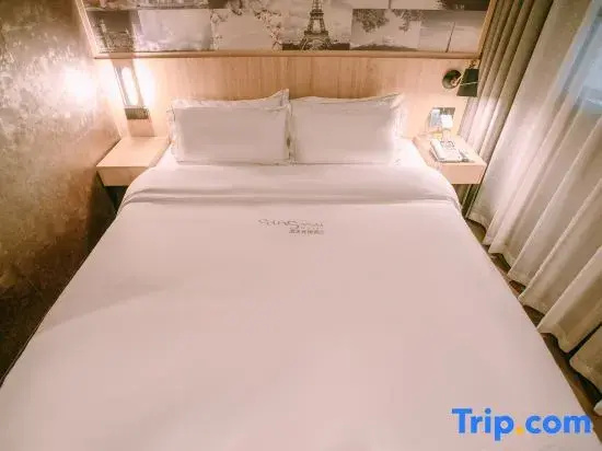 Superior Double room (full double bed)