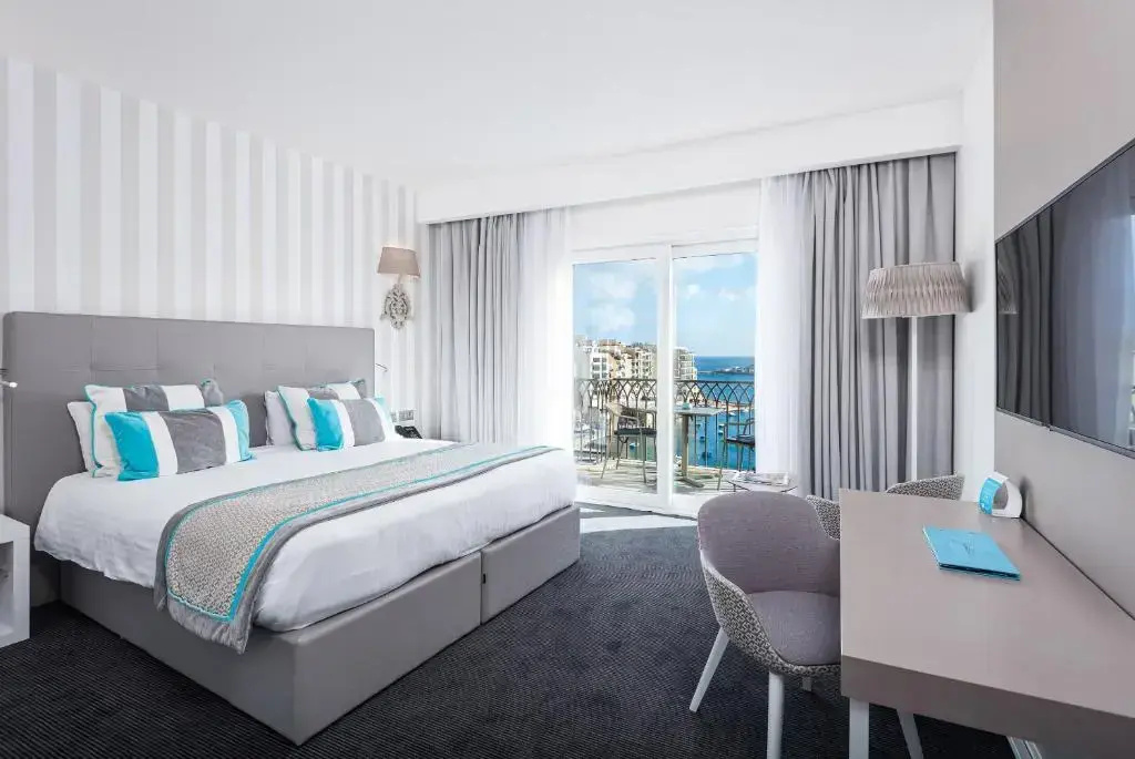 Deluxe Double room with sea view (full double bed)