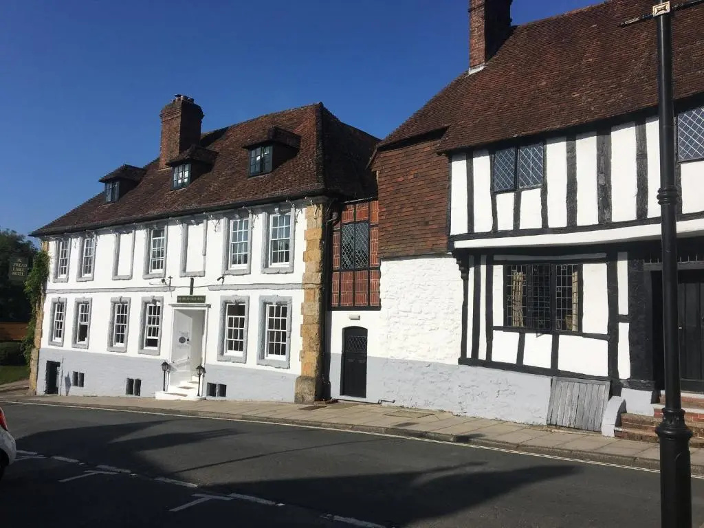 Stunning Georgian Flat in The Heart of Midhurst Old Town