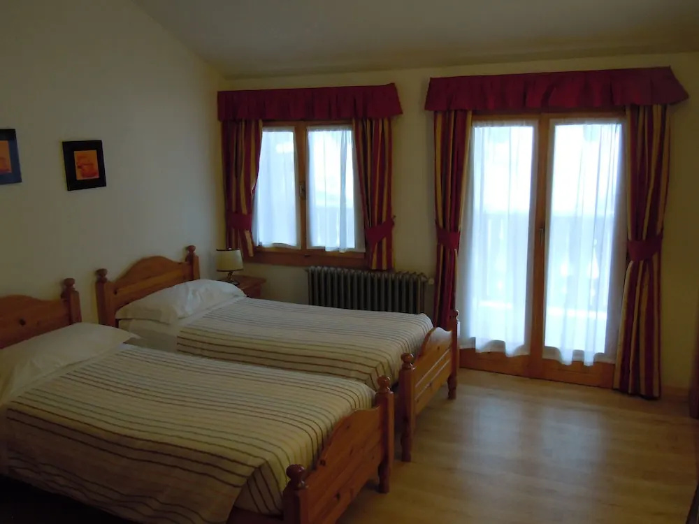 Standard Triple room with balcony