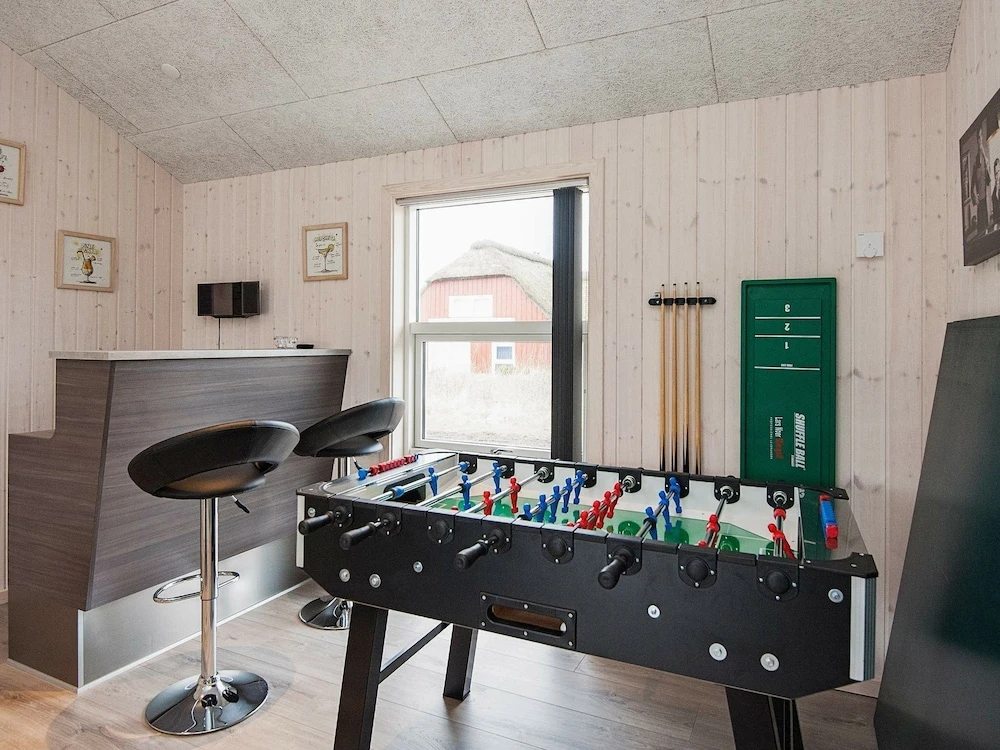 Swanky Holiday Home in Blåvand With Whirlpool - фото 12