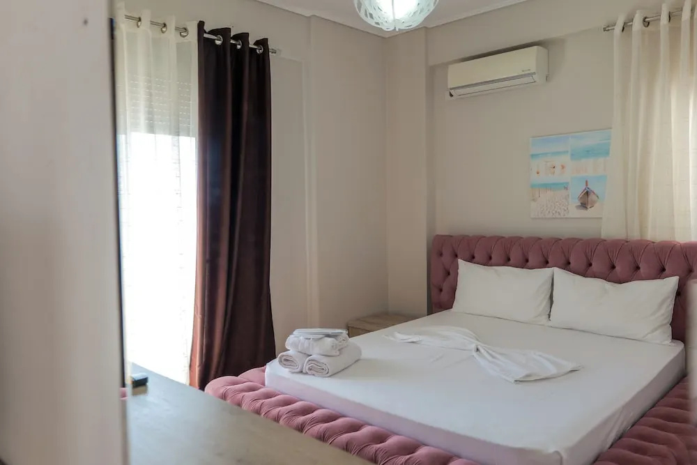 Standard Double room with balcony and with partial sea view (full double bed)